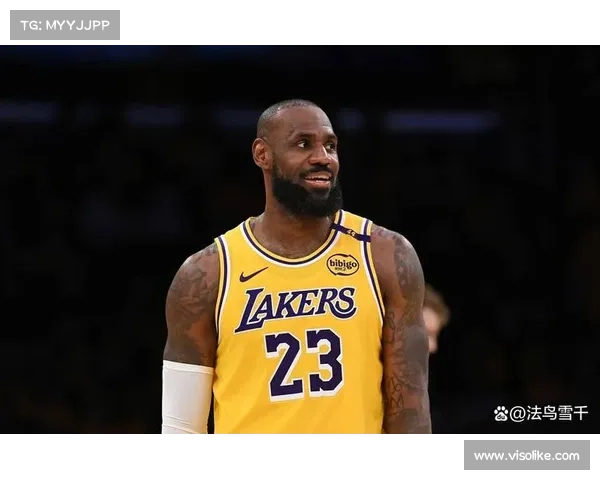 詹姆斯今夏专注享受假期未参与湖人运作球队仍以他为核心